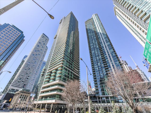 1504 - 33 Bay St