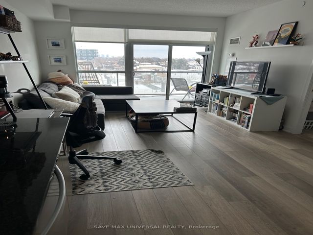 401 - 1603 Eglinton Ave W