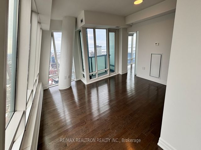 5107 - 8 The Esplanade