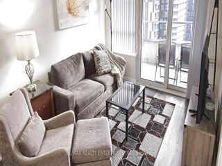 1435 - 250 Wellington St W