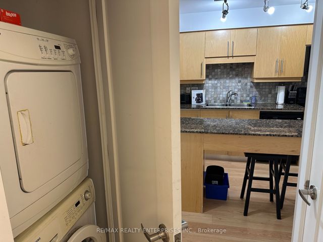 1509 - 20 Blue Jays Way