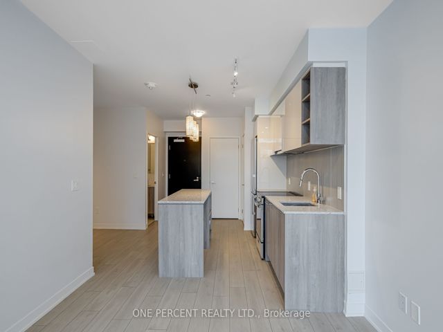 660 - 31 Tippett Rd