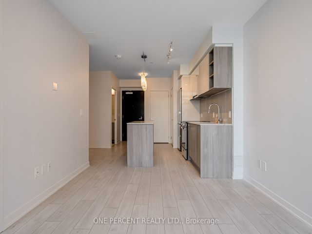 660 - 31 Tippett Rd