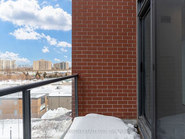 660 - 31 Tippett Rd