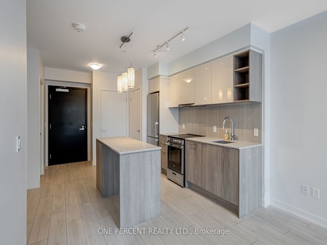 660 - 31 Tippett Rd