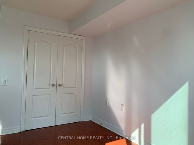 2203 - 21 Hillcrest Ave