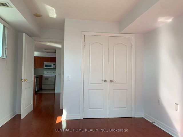 2203 - 21 Hillcrest Ave