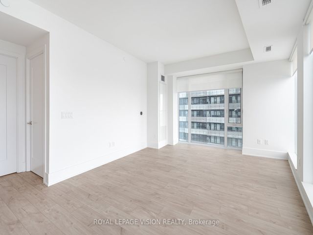 1705 - 470 Front St W