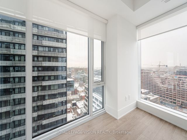 1705 - 470 Front St W