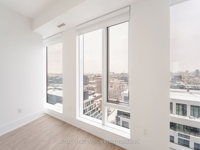 1705 - 470 Front St W