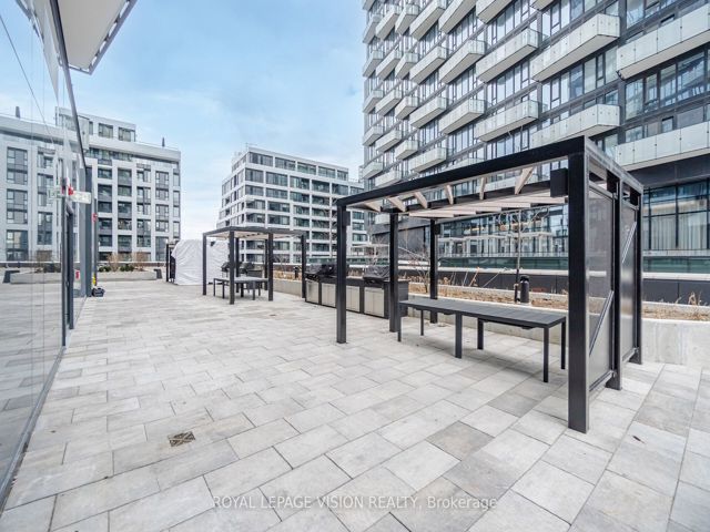 1705 - 470 Front St W