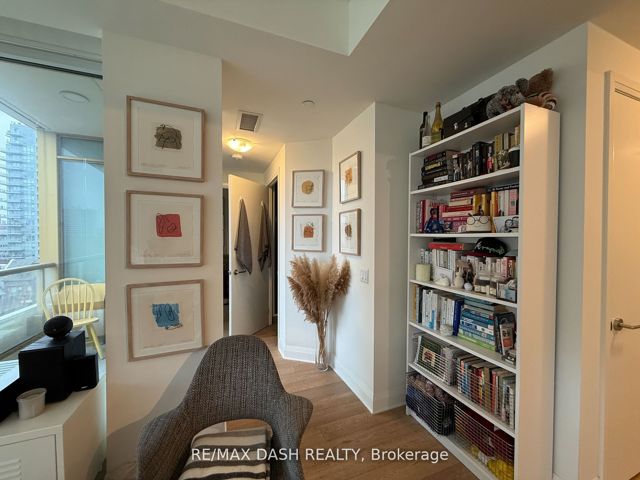 609 - 151 Avenue Rd