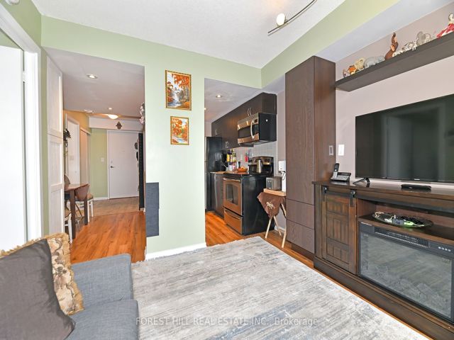 505 - 801 Sheppard Ave W