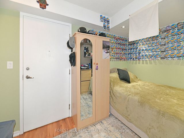 505 - 801 Sheppard Ave W