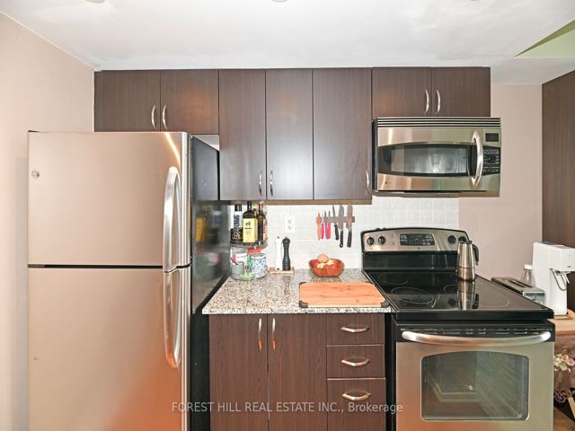 505 - 801 Sheppard Ave W