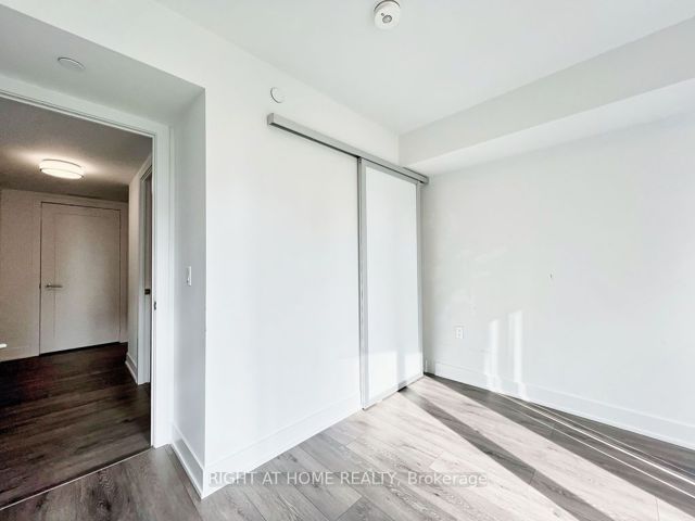 608 - 575 Bloor St E