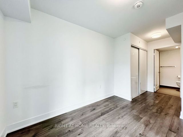 608 - 575 Bloor St E