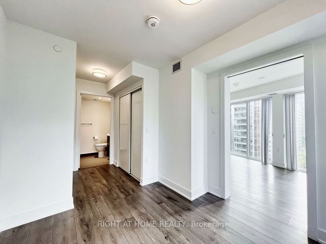 608 - 575 Bloor St E