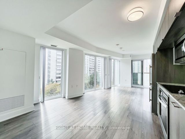 608 - 575 Bloor St E