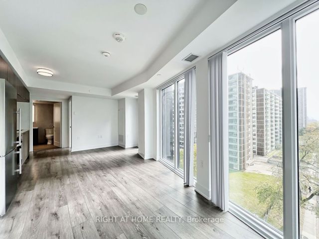 608 - 575 Bloor St E