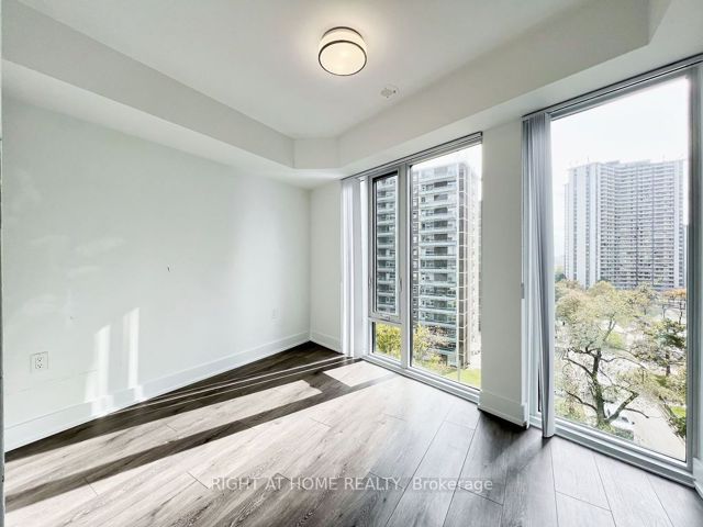 608 - 575 Bloor St E