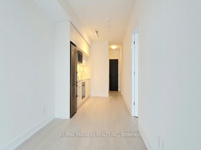 1207 - 25 Adra Grado Way