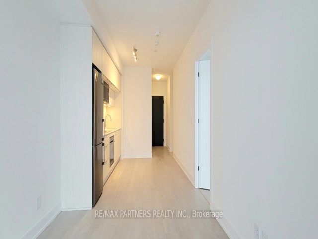 1207 - 25 Adra Grado Way