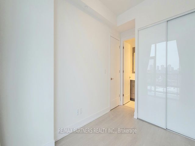 1207 - 25 Adra Grado Way