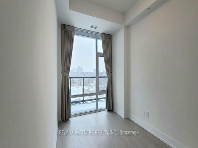 1207 - 25 Adra Grado Way