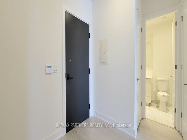 1207 - 25 Adra Grado Way
