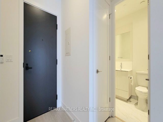 1207 - 25 Adra Grado Way