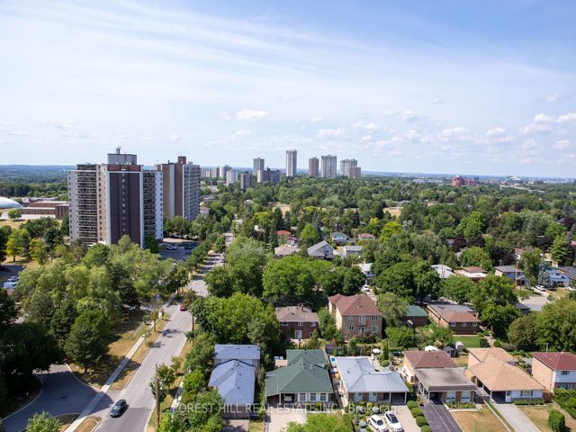 1407 - 128 Fairview Mall Dr