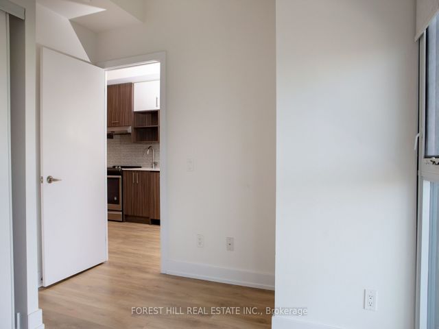 1407 - 128 Fairview Mall Dr