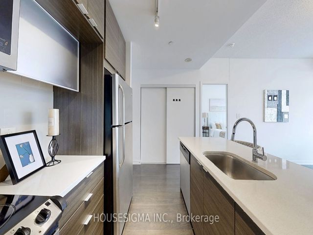 206 - 62 Forest Manor Rd