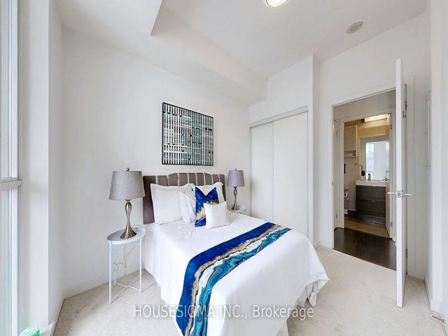 206 - 62 Forest Manor Rd