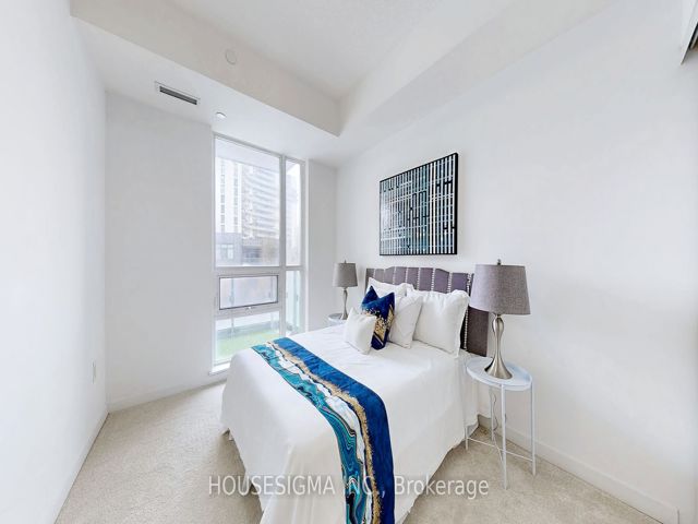 206 - 62 Forest Manor Rd