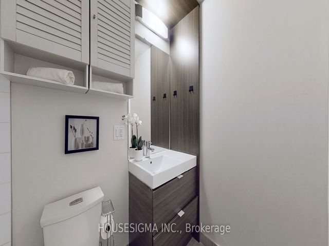 206 - 62 Forest Manor Rd