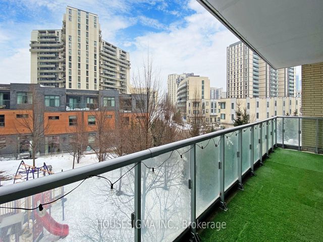 206 - 62 Forest Manor Rd