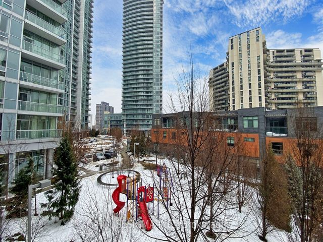 206 - 62 Forest Manor Rd