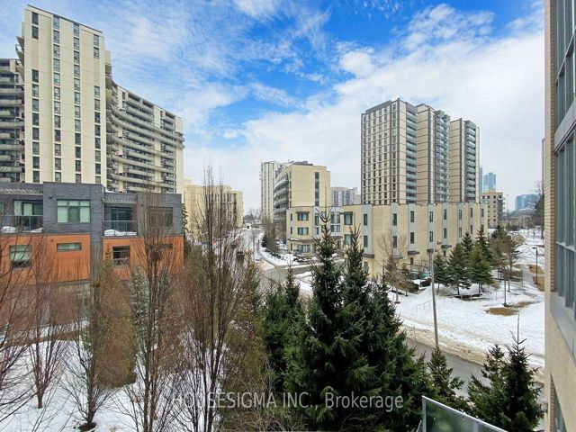 206 - 62 Forest Manor Rd