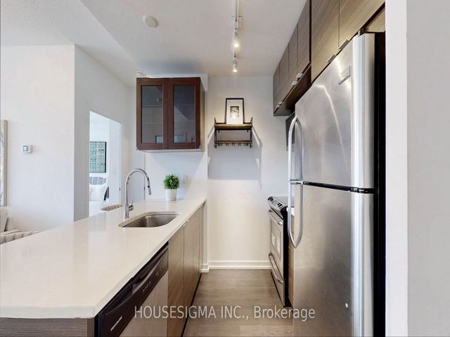 206 - 62 Forest Manor Rd