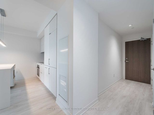 3902 - 15 Lower Jarvis St