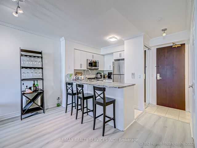 1203 - 30 Grand Trunk Cres
