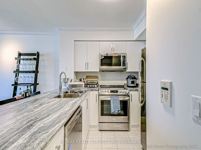 1203 - 30 Grand Trunk Cres