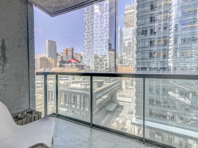 1203 - 30 Grand Trunk Cres
