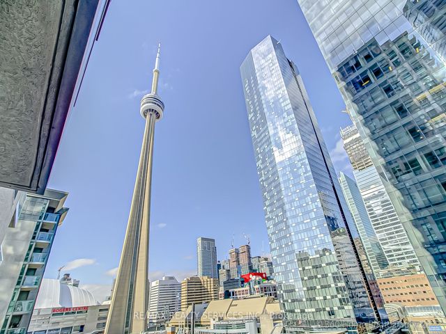 1203 - 30 Grand Trunk Cres