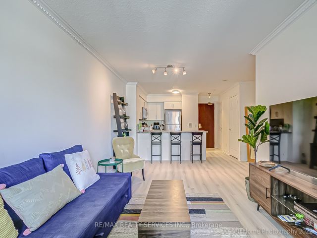 1203 - 30 Grand Trunk Cres