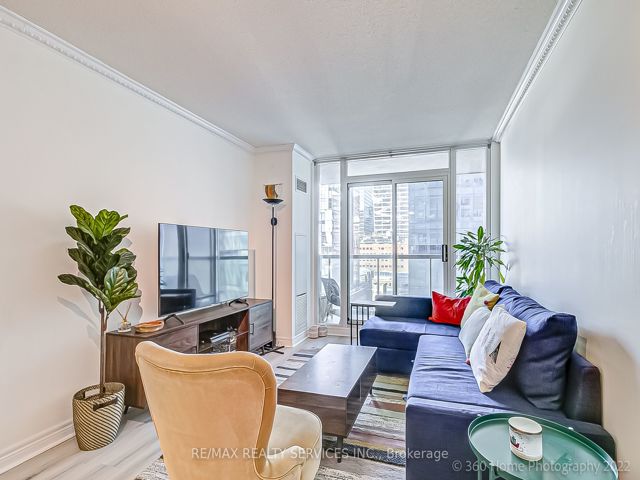 1203 - 30 Grand Trunk Cres