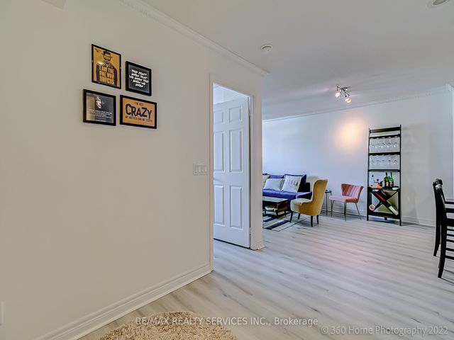1203 - 30 Grand Trunk Cres