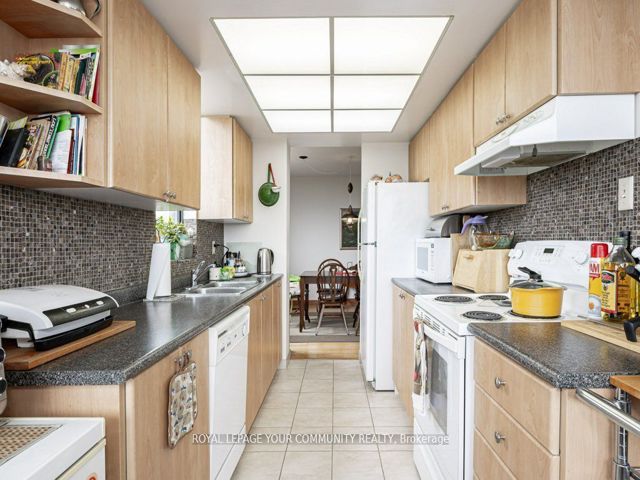 606 - 133 Torresdale Ave